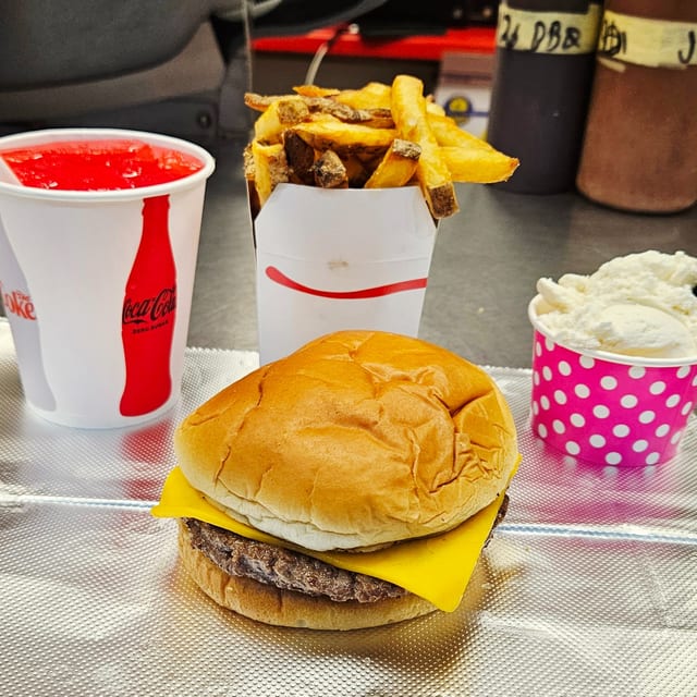 Kids Cheeseburger.